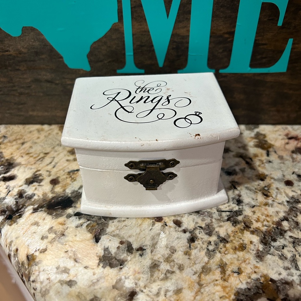 Small ring box